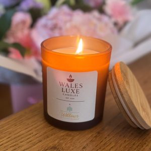 Wales Luxe candle (with an exclusive scent of Rose Geranium)